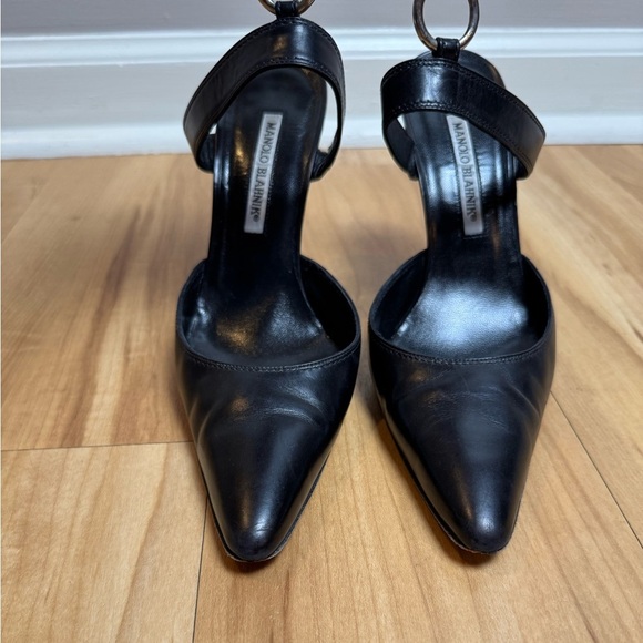 Manolo Blahnik Black Ankle Strap Leather - size 39 - Picture 9 of 12